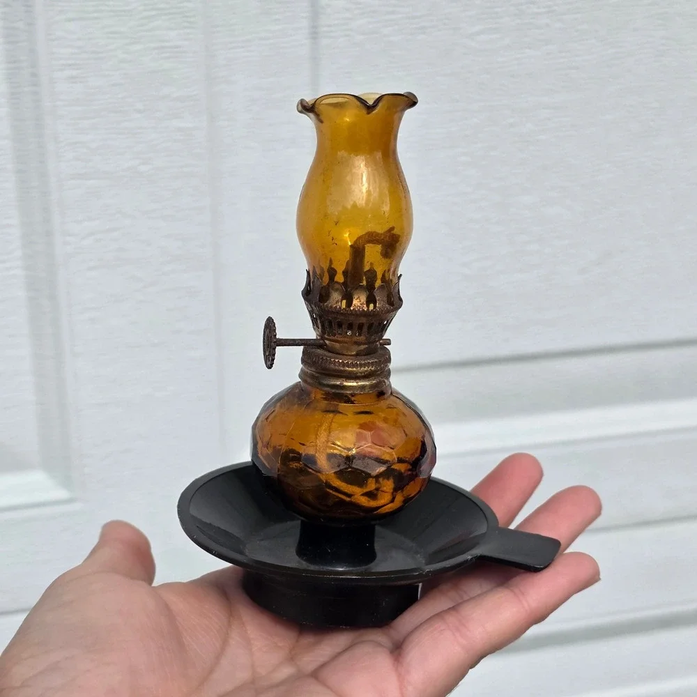 Vtg Home Decorative Products Amber Glass Miniature Oil Lamp hurricane ruffle